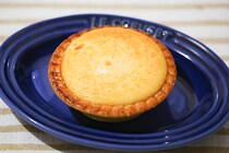 ずっしり＆濃厚！ファミマの「焼きチーズタルト」はコスパよし！