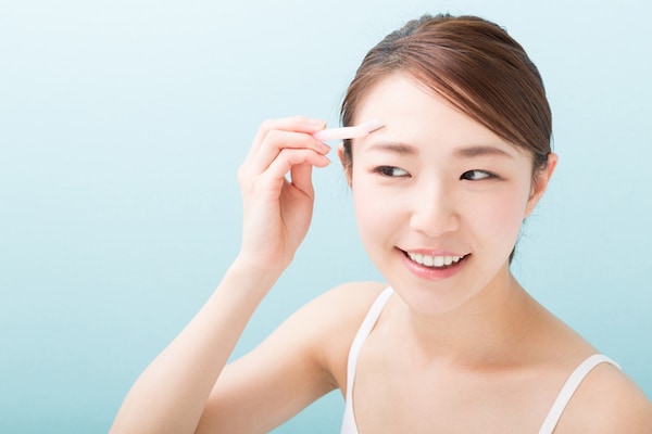 鼻毛・産毛・眉毛…「毛」の悩みにはどう対処すればいいの!?