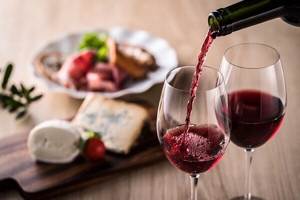 ワインを飲むと綺麗になるって本当!? 美活に大活躍!