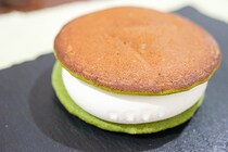 ちょっと苦めで大人美味！ローソンの「宇治抹茶ティラミスパンケーキ」