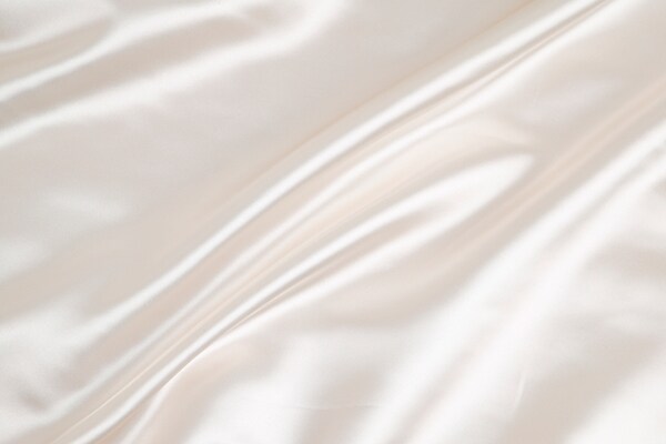 氷川きよしの純白ドレス風衣装にファン歓喜