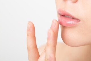 乾燥の季節もぶるぶるリップをキープ！「唇の乾燥」を防ぐには？