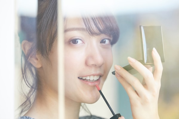韓国発祥のコスメ「リップティント」で美色唇をキープ!