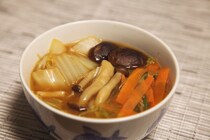 カニなしでも蟹鍋に!? カルディの蟹鍋の素でいつもの鍋が大変身