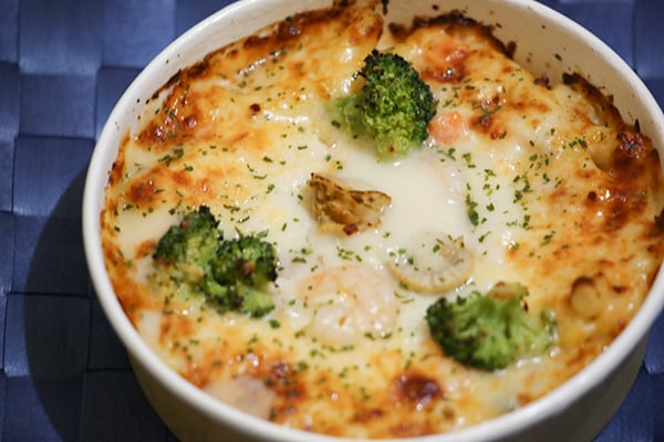 「たいめいけん」の味をローソンで!? 「シーフードマカロニグラタン」がウマすぎる！