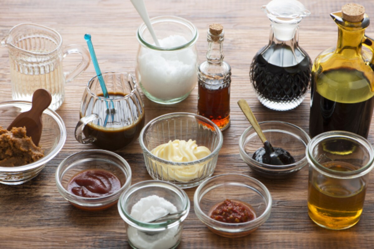 賞味期限が切れた調味料、どう処分する？