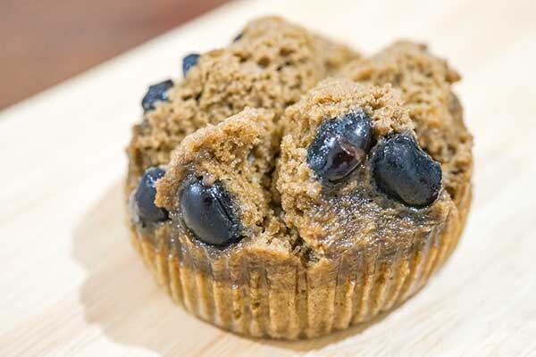 ローソンの「ほうじ茶とミルクの蒸しぱん」はもちもち系でした