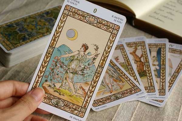 タロット占い師監修!星座別2020年の総合運ランキング!