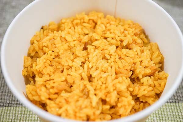 【セブン】「白いチーズソースのキーマカレー」がリニューアルして復活!