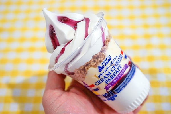 セブンで数量限定！Kiri使用の「クリームチーズパフェ」がウマすぎ！
