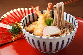 年越しそばを食べるタイミングは？5割の人は○○と回答