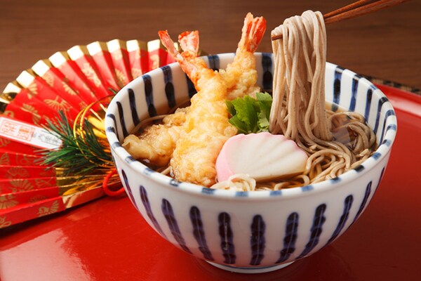 年越しそばを食べるタイミングは?5割の人は○○と回答