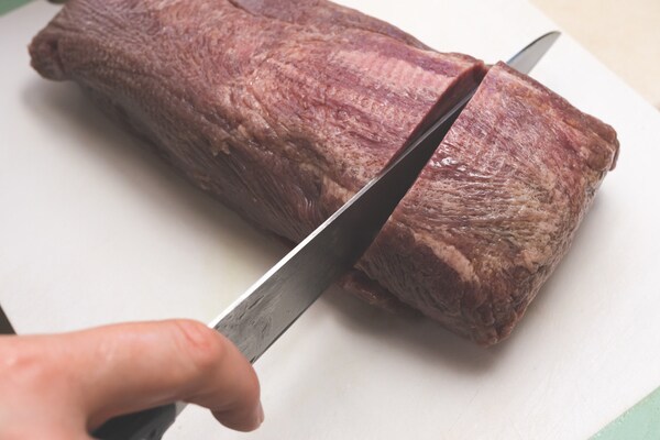 焼肉の定番部位「牛タン」に含まれる意外な栄養素に注目!