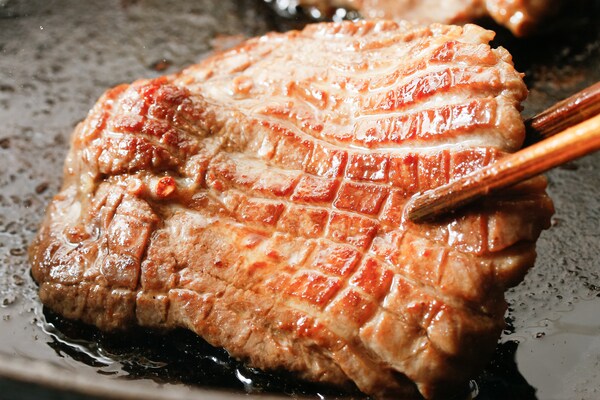 焼肉の定番部位「牛タン」に含まれる意外な栄養素に注目！