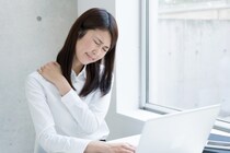 肩こりがひどい…今すぐ試せるお手軽な改善策は？