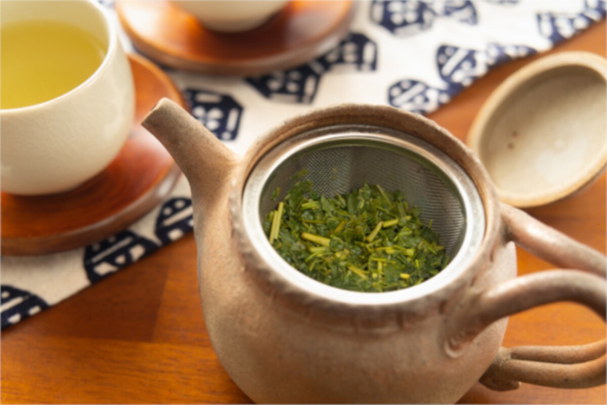 洗顔・掃除・料理…お茶がらをオトクに再利用する方法