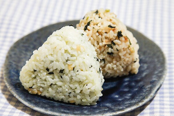 ローソン攻めすぎ…!「永谷園」コラボのおにぎりが驚きのウマさだった!