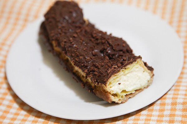 ザクザク食感♪ファミマのスティック型スイーツが美味!