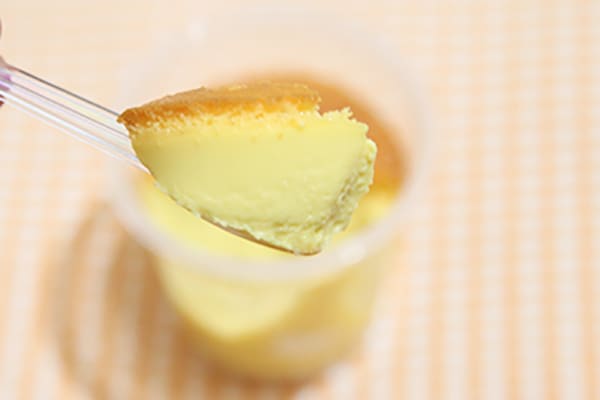 「スイートポテト」はスプーンで食べるのがファミマ流！