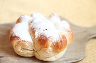 138円でマヌカハニー入り!?　ファミマの新作パンがしっとり美味♪