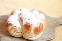 138円でマヌカハニー入り!?　ファミマの新作パンがしっとり美味♪