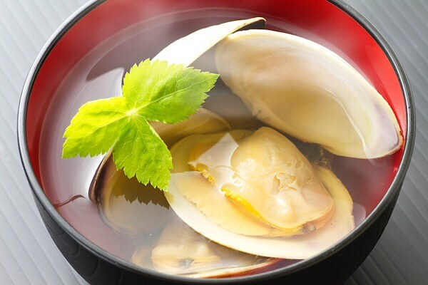 おひな祭りにハマグリ食べると、ステキな王子様に出会えるかも?