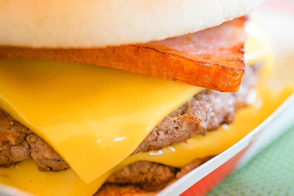 マック新作!“肉充”できるバーガーは2月11日まで!