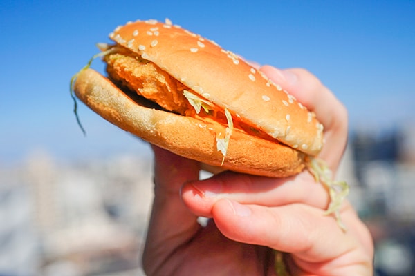 マクドナルドの「スパチキ」、200円なのにめちゃウマ!