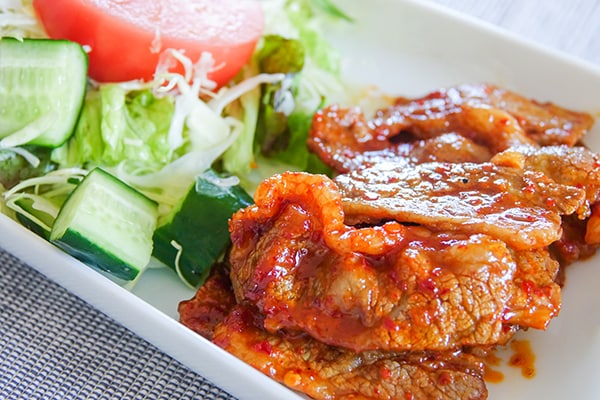 【カルディ】スーパーの安肉を激ウマにする “たれ”を発見!