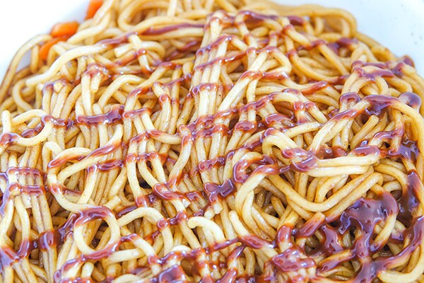 濃い濃いソース付き！U.F.O.からカレー焼そば登場！