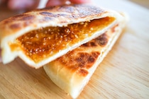 5分で完成!? 業務スーパーの冷凍ホットクがあま～い!!