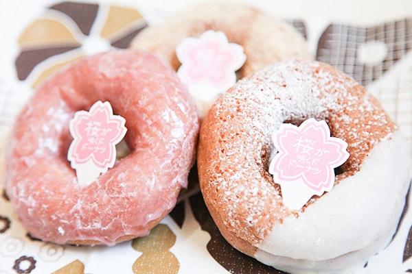ミスドに春到来!もちっと食感がクセになる桜のドーナツって?