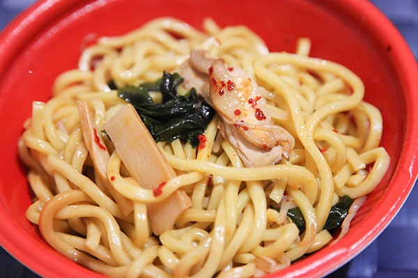 ファミマの「辛口魚介まぜそば」を食べてみた