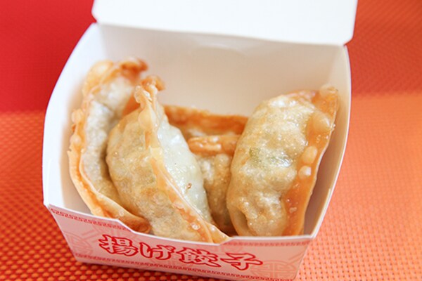 【数量限定】大阪王将の餃子をファミマで味わえる…だと…？