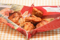 正直ナメてた…辛いけどハマる「お母さん食堂」新商品とは？