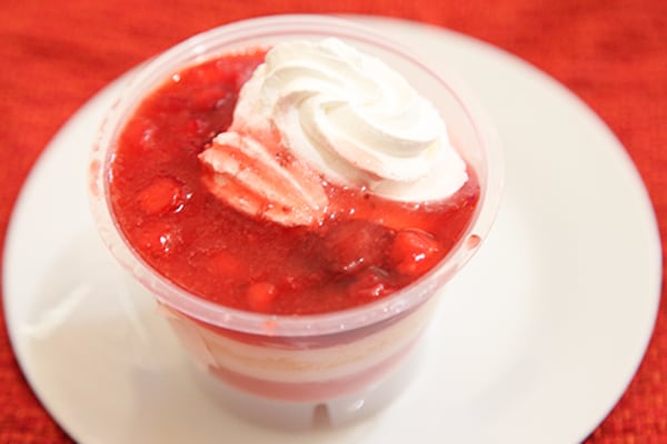 いちご好きは集合~!ファミマのいちごスイーツが「ウマイ」と評判!