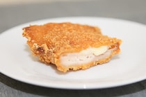 「天才」「裏切らない」ーーファミチキ×チーズって最高すぎません？