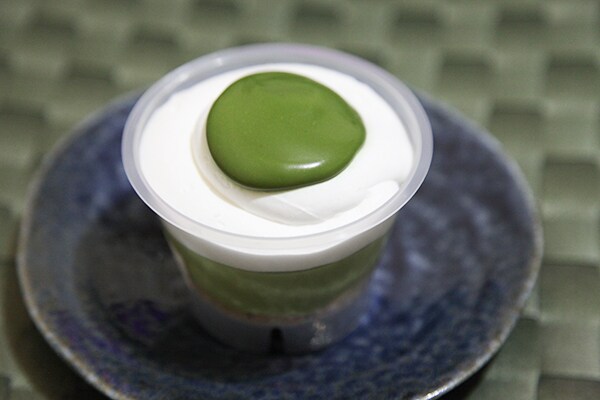 意外と合う!チーズ×抹茶のファミマスイーツを食べてみた