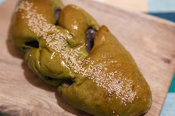 抹茶×つぶあんの最強コンビ!マチノパン新作がほっこりウマい!