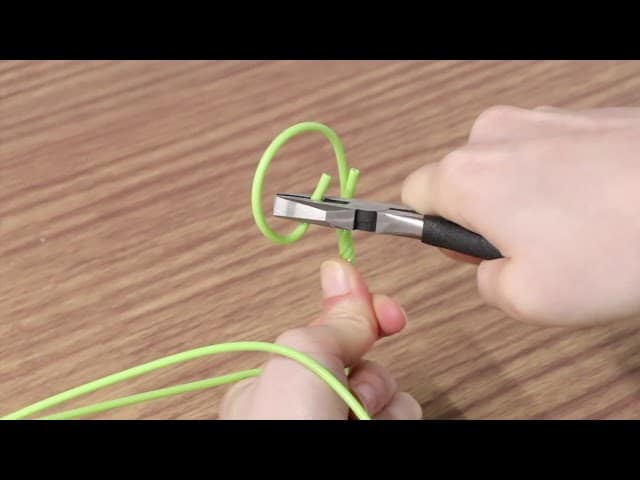 【動画】針金ハンガーで簡単に作れるブックスタンド