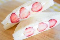 ローソンの苺サンドはもはやケーキレベルのウマさ！！！