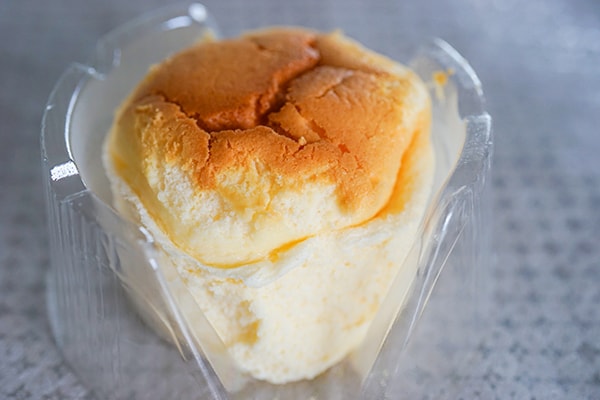 【極やわ食感】ローソンの新作スイーツがふわふわすぎる!!