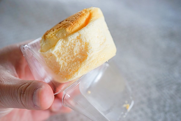 【極やわ食感】ローソンの新作スイーツがふわふわすぎる!!