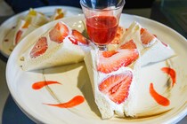 果実たっぷり！このフルーツサンドがウマすぎでした！