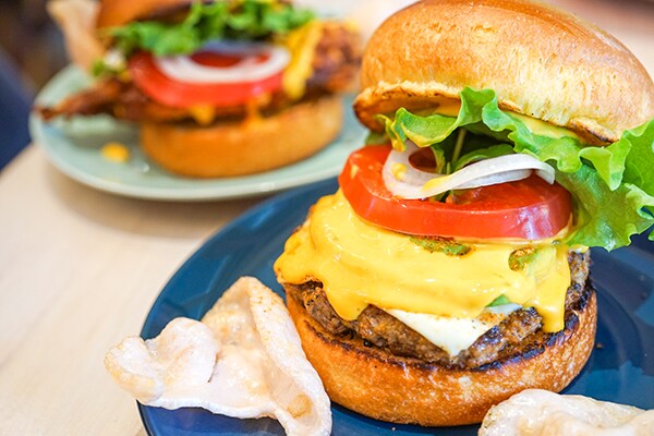 USビーフ100%!ハワイ生まれのハンバーガーが超ウマイ!