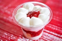 クリームたっぷり！セブンの新商品スイーツはいちご味