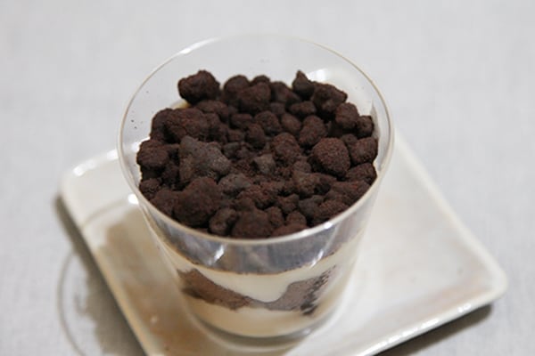 ザク、ふわ、ほろ苦！ セブンの新作スイーツにどハマり中！