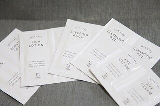 ローソン初のオリジナル化粧品「ナチュラルローソンスキンケア」が新登場！