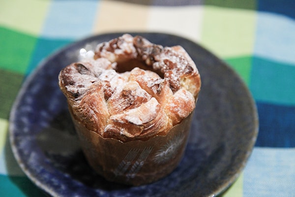 シナモンロールっぽいけど少し違うファミマの新作パンって?