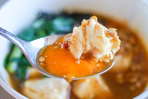 ローソン新商品はにんにく、唐辛子、ニラ、卵黄ソース、肉そぼろ!